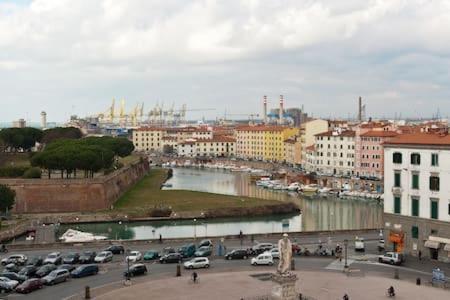 Apartament Mansarda Pieno Centro Livorno Zewnętrze zdjęcie